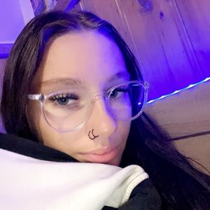 Meet your Posher, Leah